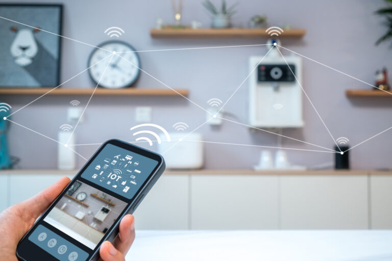 Presa intelligente: come comandare gli interruttori a distanza con lo smartphone